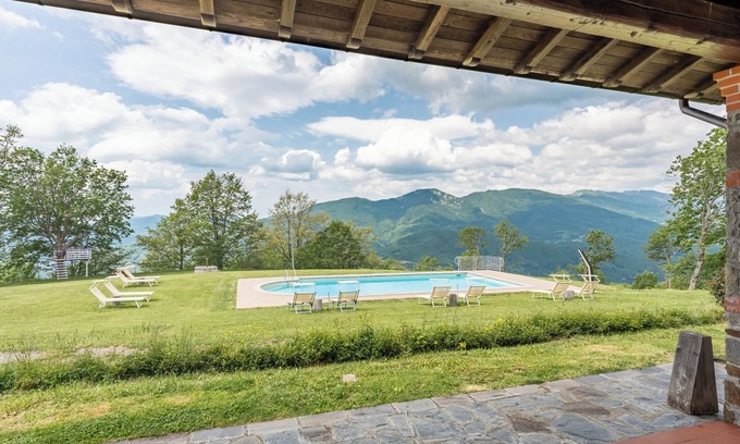 San Marcello Pistoiese Apartamento | Casa de vacaciones "Serrino 4" con vistas a la montaña, piscina y Wi-Fi