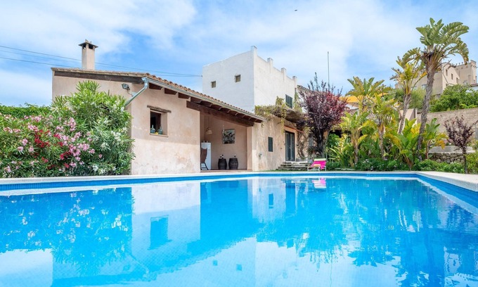 Sant Joan Casa | Casa de vacaciones Son Goday con vistas a la montaña, piscina, aire acondicionado, Wi-Fi y terraza;