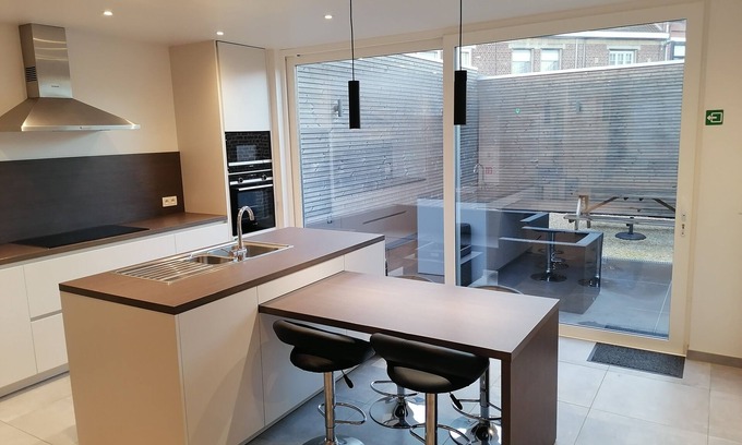 Ypres Casa | Holiday home The Front Door N°28, TOP comfort center Ypres