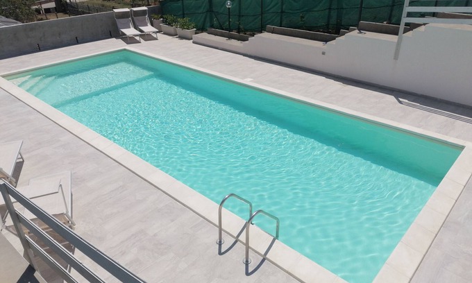 Camastra Villa | Villa Rosa Holiday House