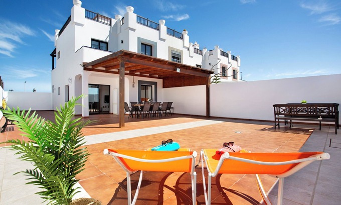 Geafond Casa | Casa de vacaciones 'Villa Zoe' con vistas al mar, piscina compartida y Wi-Fi