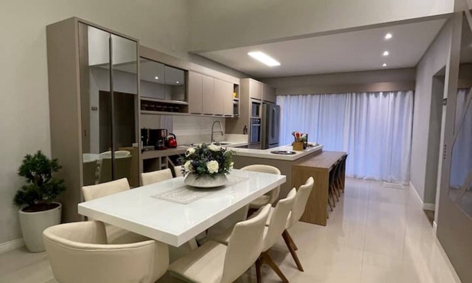 Zimbros Casa | Vacation Home with Pool in Bombinhas