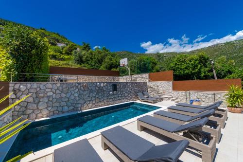 Zaton Casa | Vacation home with Private heated Pool
