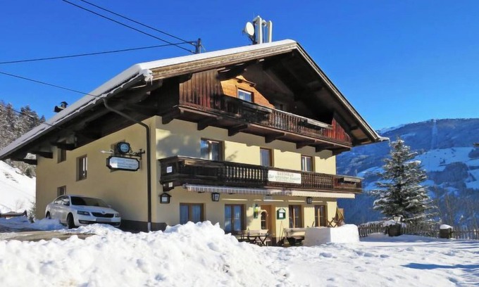 Zellberg Casa | Casa de vacaciones Zur schönsten Aussicht (ZAZ420) en Zell am Ziller - 24 personas, 8 dormitorios