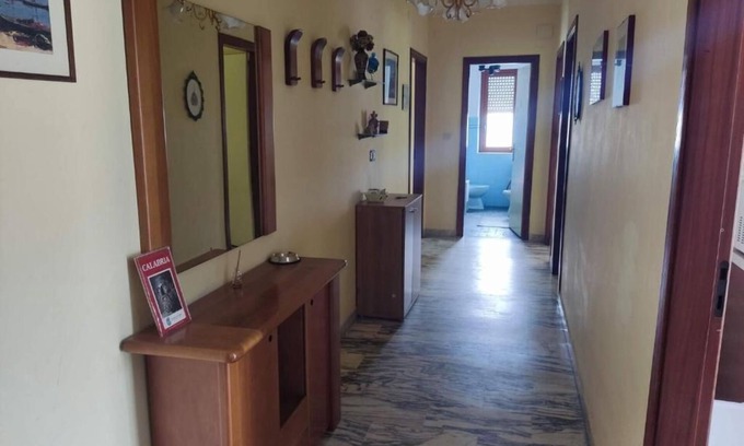 Falerna Marina Apartamento | Vacation House with Sea View, a few steps from the beach.