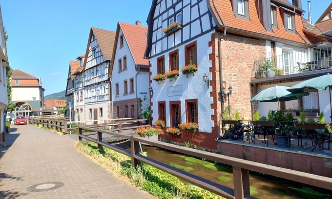 Annweiler am Trifels Apartamento | Vacation in Annweiler - 4-bed apartment