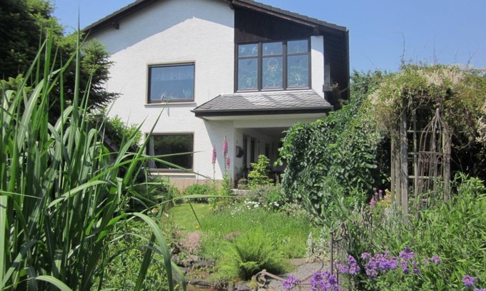Bergneustadt Apartamento | Vacation in the nature garden - apartment/apartment, shower or bath, WC, 1 bedroom