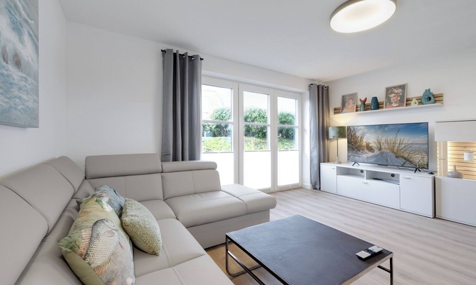 Tinnum Casa | "Vacation in vacation home Levi: relaxation and adventure on Sylt!"