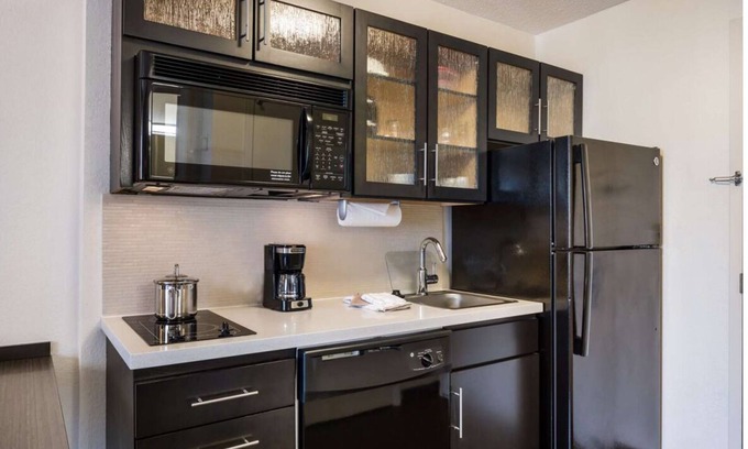 Bryant Pattengill West Casa | Vacation is Calling! 3 Posh Units, Short Drive to Ann Arbor Hands-On Museum