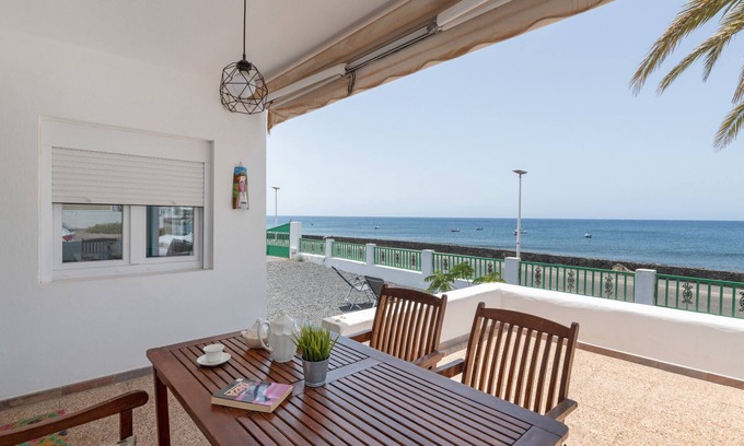 Playa Quemada Apartamento | Vacaciones 'La Casa De La Playa' con vistas al mar, Wi-Fi y aire acondicionado