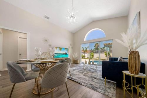 Lindfields Casa | Vacation Oasis Home with Private Pool and Grill 8615