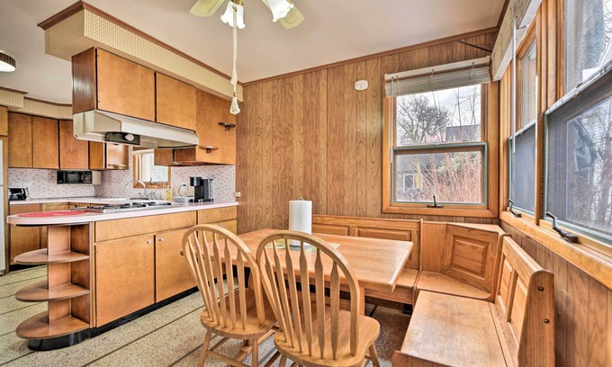 Lackawanna Cabaña | Vacation Rental ~ 8 Mi to Keybank Center!