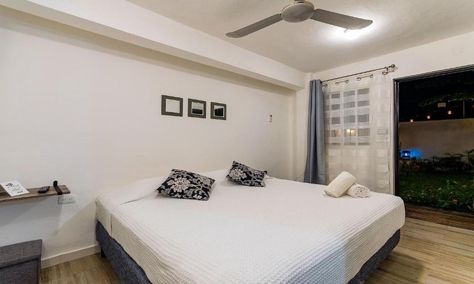 Adolfo López Mateos Apartamento | Vacation Rental - Standard Room at Casa Cocoa