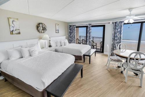 Litchfield by the Sea Apartamento | Vacation Time Oceanfront Deluxe Queen Room 4th Flr