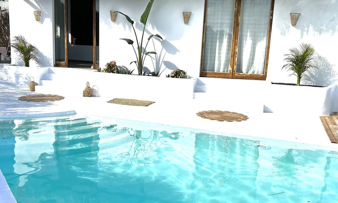 Firgas Villa | Villa de vacaciones 'Ocean Breeze' con vistas al mar, piscina privada y Wi-Fi