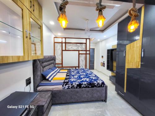 New Delhi Apartamento | VacationBuddy Superb Furnished Studio Apartment 720 in West Delhi