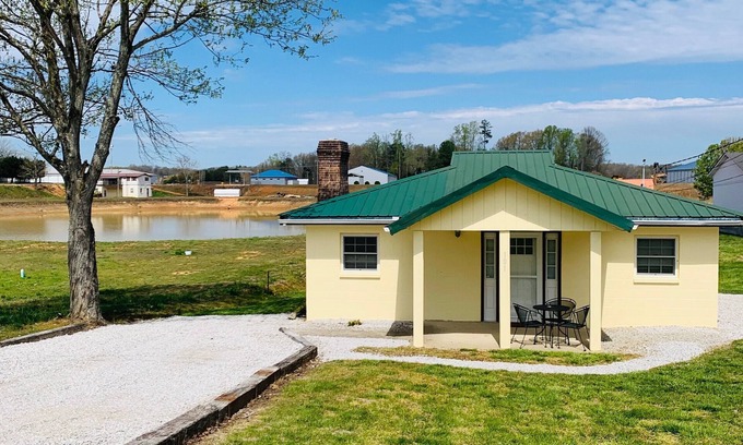 Monticello Casa | Los turistas disfrutan de Conley Bottom
