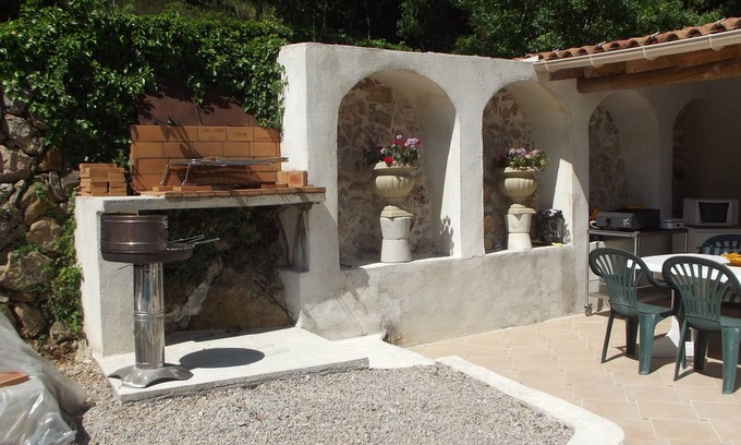 Varages Villa | Casa de vacaciones o en la piscina en paz una de bronce.