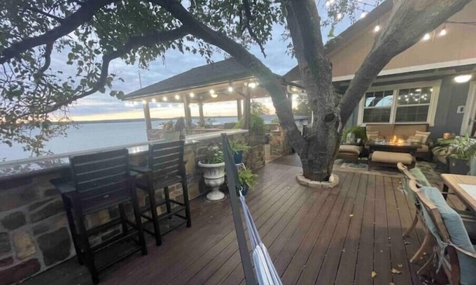 Bridgeport Casa | Vacay on the Lake-off of HWY 380