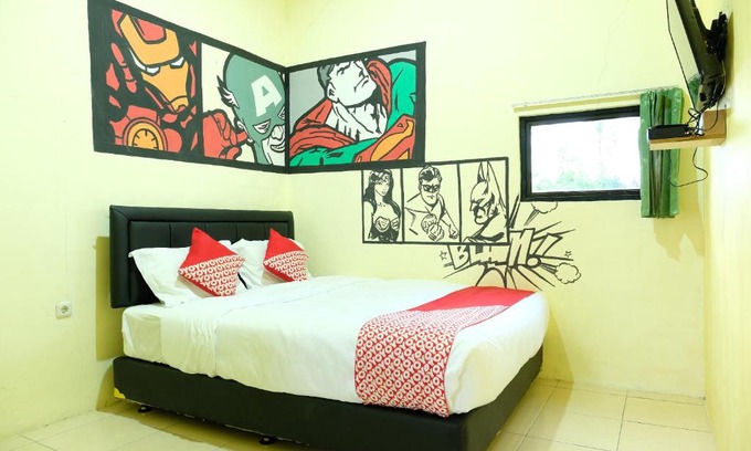 Tanjung Pandan Hotel | Vaccinated Staff - OYO 1853 Guest House D'makmoer