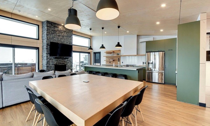 Saint Ferreol les Neiges Casa | VAIL 12 - Modern 5 bedroom chalet for 18 people with spa