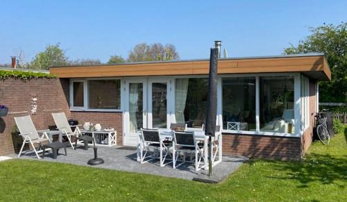 Warmenhuizen Casa | Vakantiebungalow in Riviera Maison stijl nabij zee en strand, bos en duin