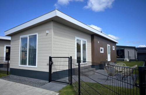 Scherpenisse Chalet De Esquí | Vakantiepark de Zeeuwse Parel - Zeebaars