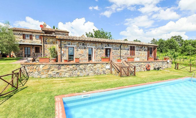Radicofani Casa | Val d'Orcia by Interhome