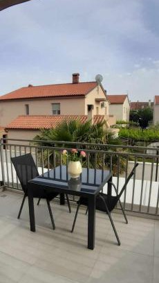 Valdebek Apartamento | Valdebek Apartments with pool
