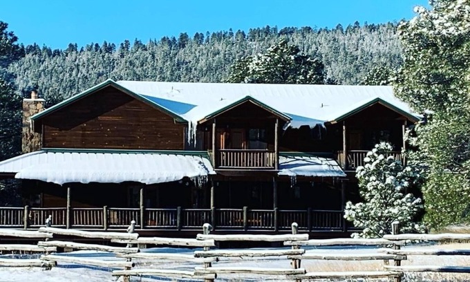 Greer Cabina | Valdez Acres 7-bedroom cabin in beautiful Greer, AZ