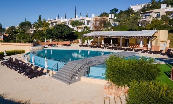 Portimao City Centre Apartamento | Vale da Ribeira 2BDR House W/Pool by LovelyStay