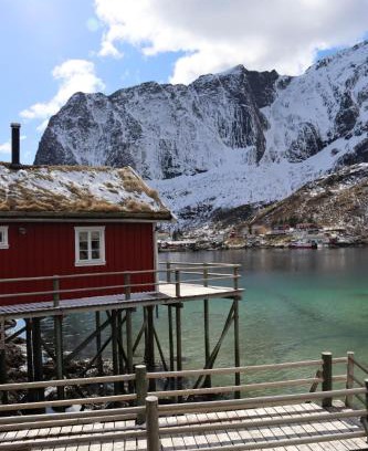 Moskenes Casa | Valen Cabins in Reine