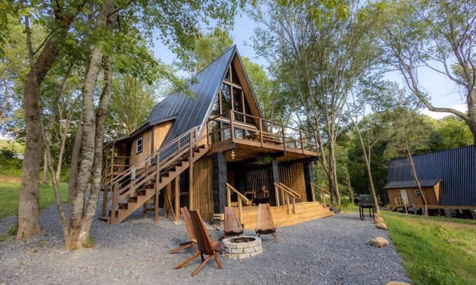 Cosby Casa | Valhalla Cabins AFrames with hot tubs & sauna