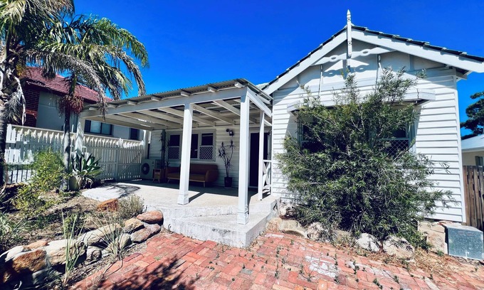 White Gum Valley Casa | Valley Cottage a beautiful 3 bedroom house