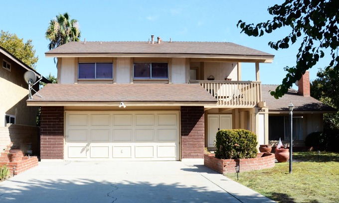 West Hills Casa | VALLEY GEM 5 bedroom , 3 bath, sleeps 11