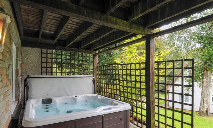 Saint Ann's Chapel Cabaña | VALLEY LODGE 32, pet friendly, country holiday cottage in Callington