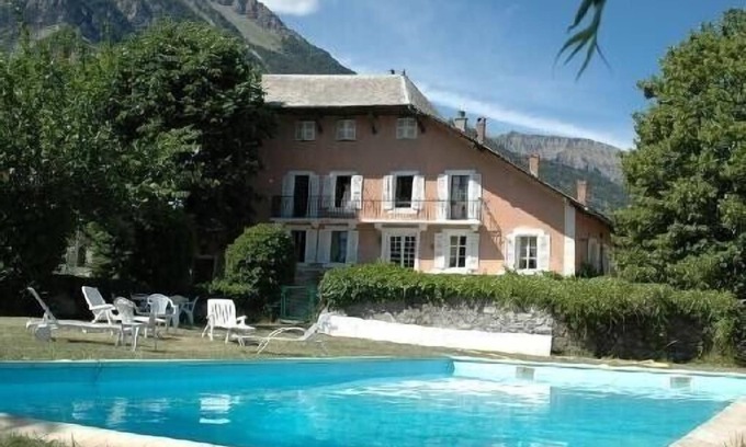 Chateauroux-les-Alpes Casa | valle de los embrunais, hermosa casa de 16 camas con piscina