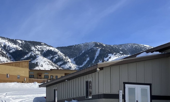 Inkom Apartamento | Valley View Mountain Getaway! Four Seasons of Fun!