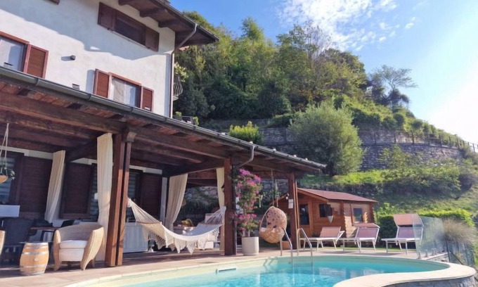 Ardenno Apartamento | Valley View Pool Apartment by Interhome
