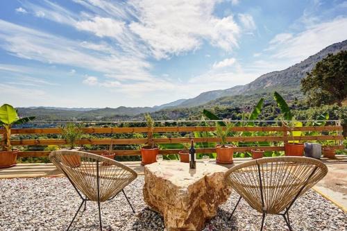 Salakos Apartamento | Valley View Studio Apartment Salakos