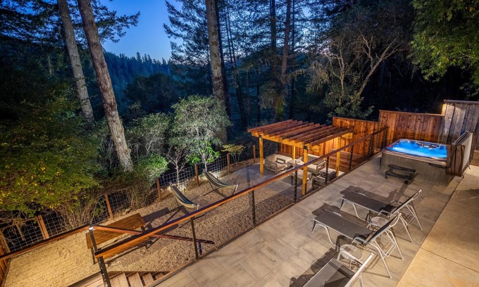 Guerneville Casa | Valley Vista | Complimentary wine tasting at Croix Estate included!