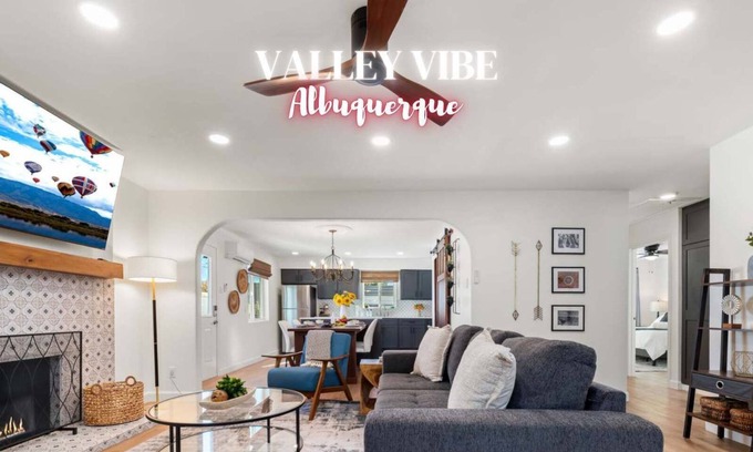 North Valley Casa | ValleyVibe: Modern Comfort in North Valley - an Irvie Home