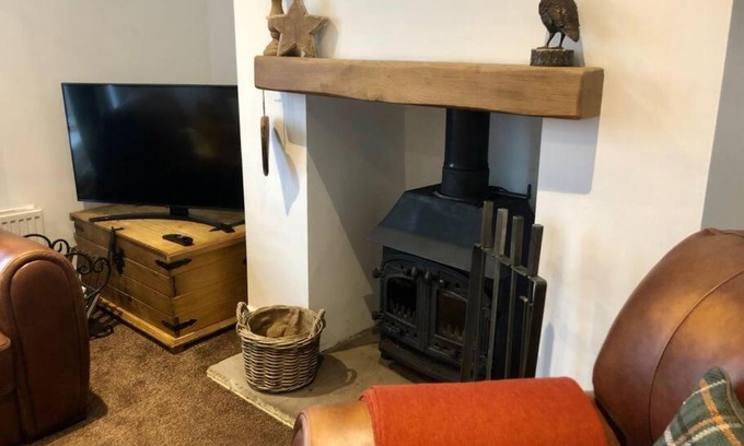 Ushaw Moor Casa | ValleyView Cottage-Cosy, Rustic Home - Log Burner