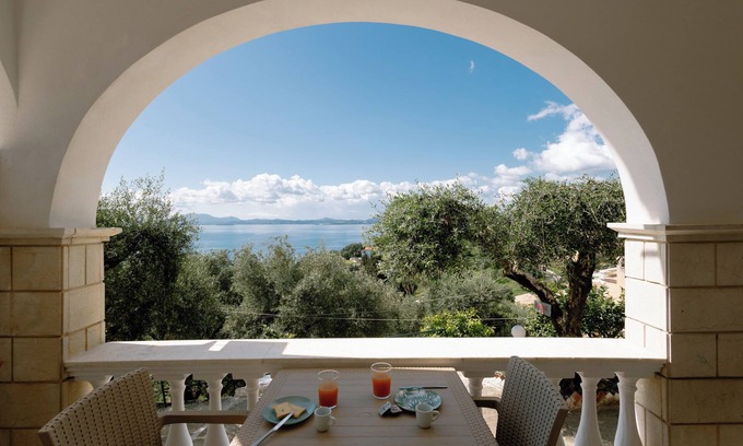 Barbati Apartamento | Vallia's Seaview & Stylish Apartments by Konnect, Nisaki