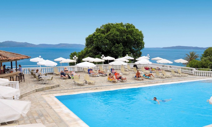 Agios Ioannis Peristeron Hotel | Louis Ionian Sun
