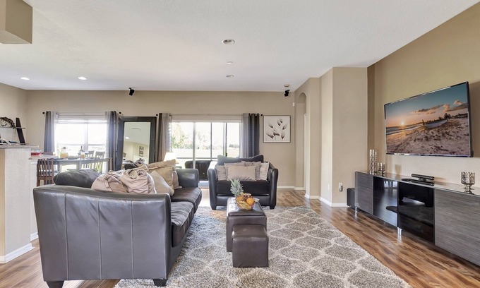 Dover Casa | Valrico's Hidden Gem: A Stunning 3-Bedroom Oasis Awaits!