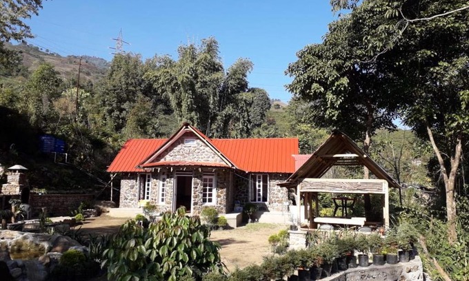 Mirik Casa | Vamoose Riverside