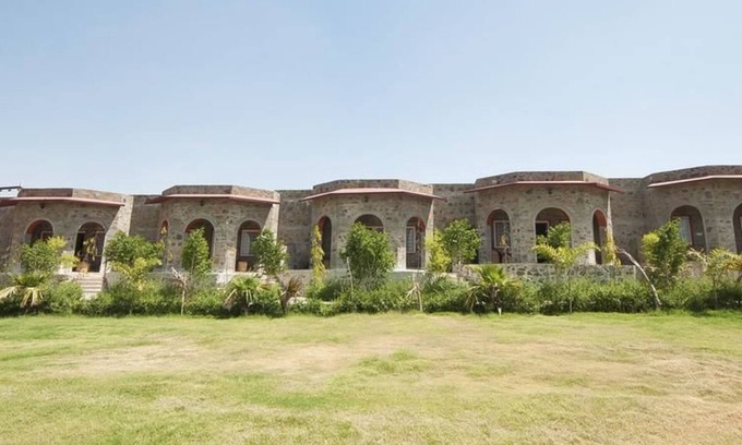 Talab Hotel | Van Chhavi Resort