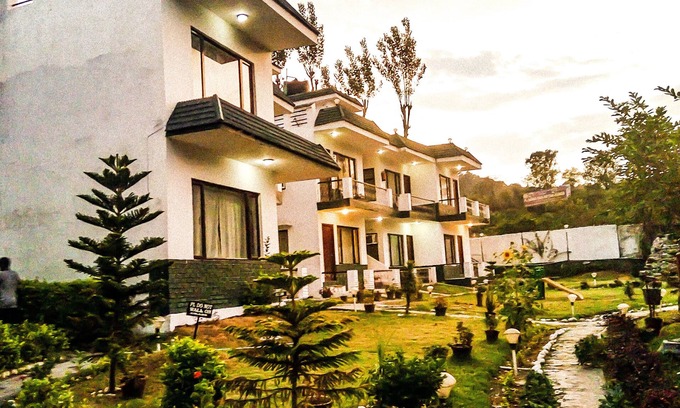 Katra Hotel | Van Durga Villas & Suites Katra