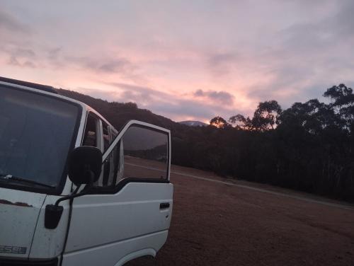 Jindabyne Otro | Van near Jindy - Thredbo and ski areas